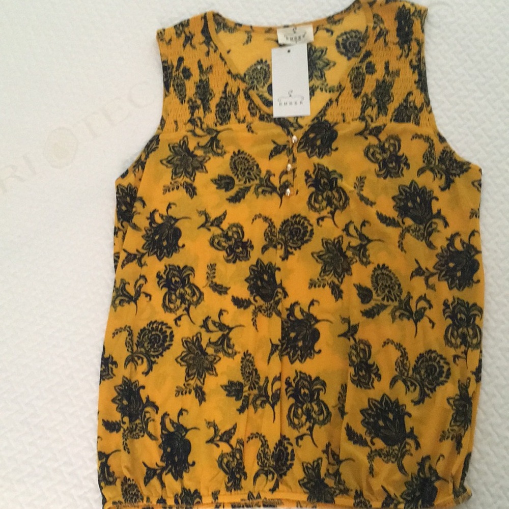 Sleeveless blouse